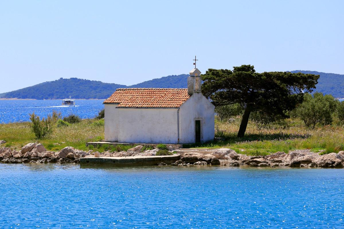 Dlaczego warto wybrać Pakoštane na wakacje w Chorwacji