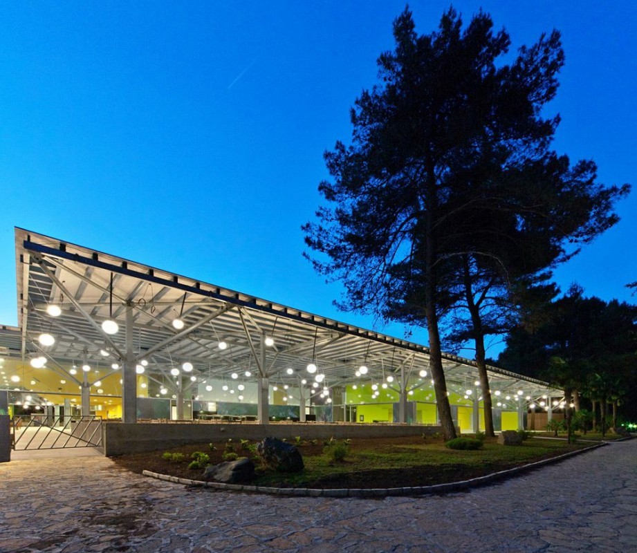 Grand opening of the 2015 season with a brand new look